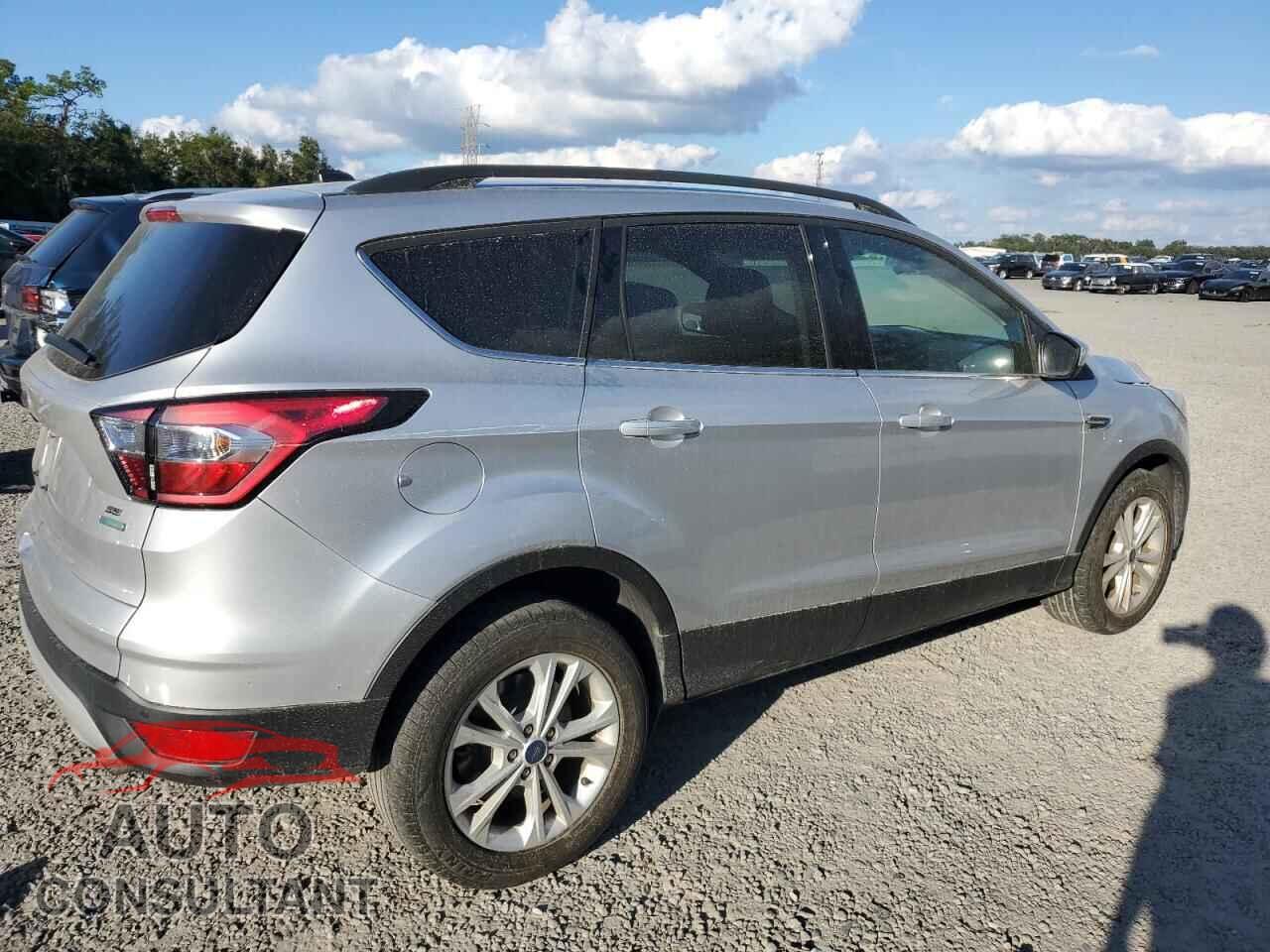 FORD ESCAPE 2017 - 1FMCU0G99HUB64997