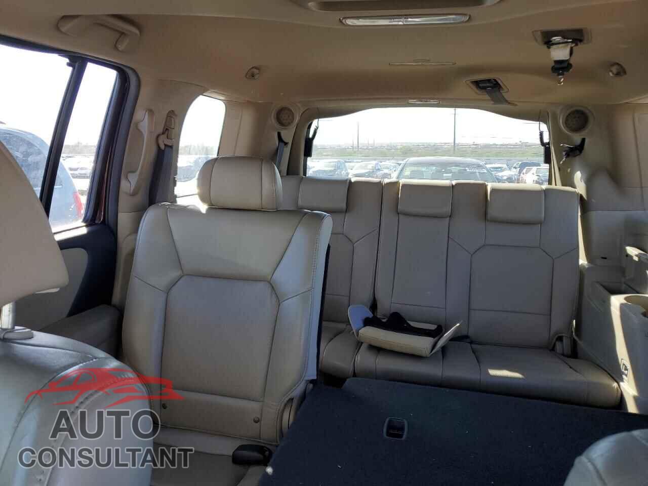 HONDA PILOT 2011 - 5FNYF3H96BB049732