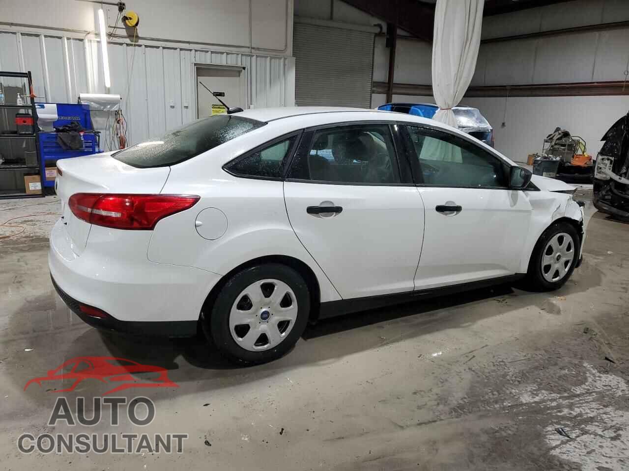 FORD FOCUS 2015 - 1FADP3E26FL285499