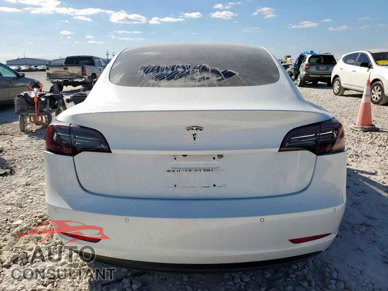 TESLA MODEL 3 2018 - 5YJ3E1EA8JF062352