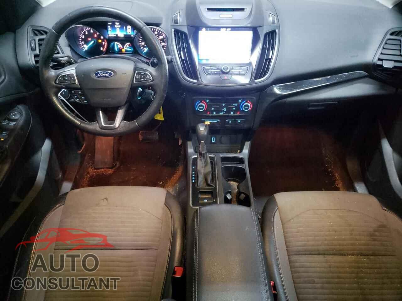 FORD ESCAPE 2017 - 1FMCU9GD8HUD00612