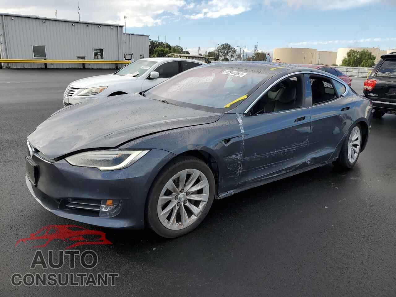 TESLA MODEL S 2017 - 5YJSA1E23HF215021
