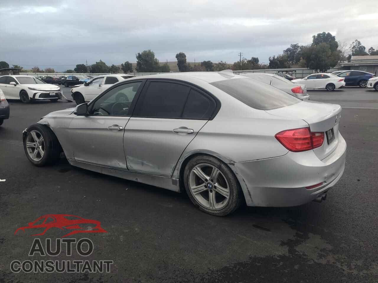 BMW 3 SERIES 2013 - WBA3C1C55DF438062