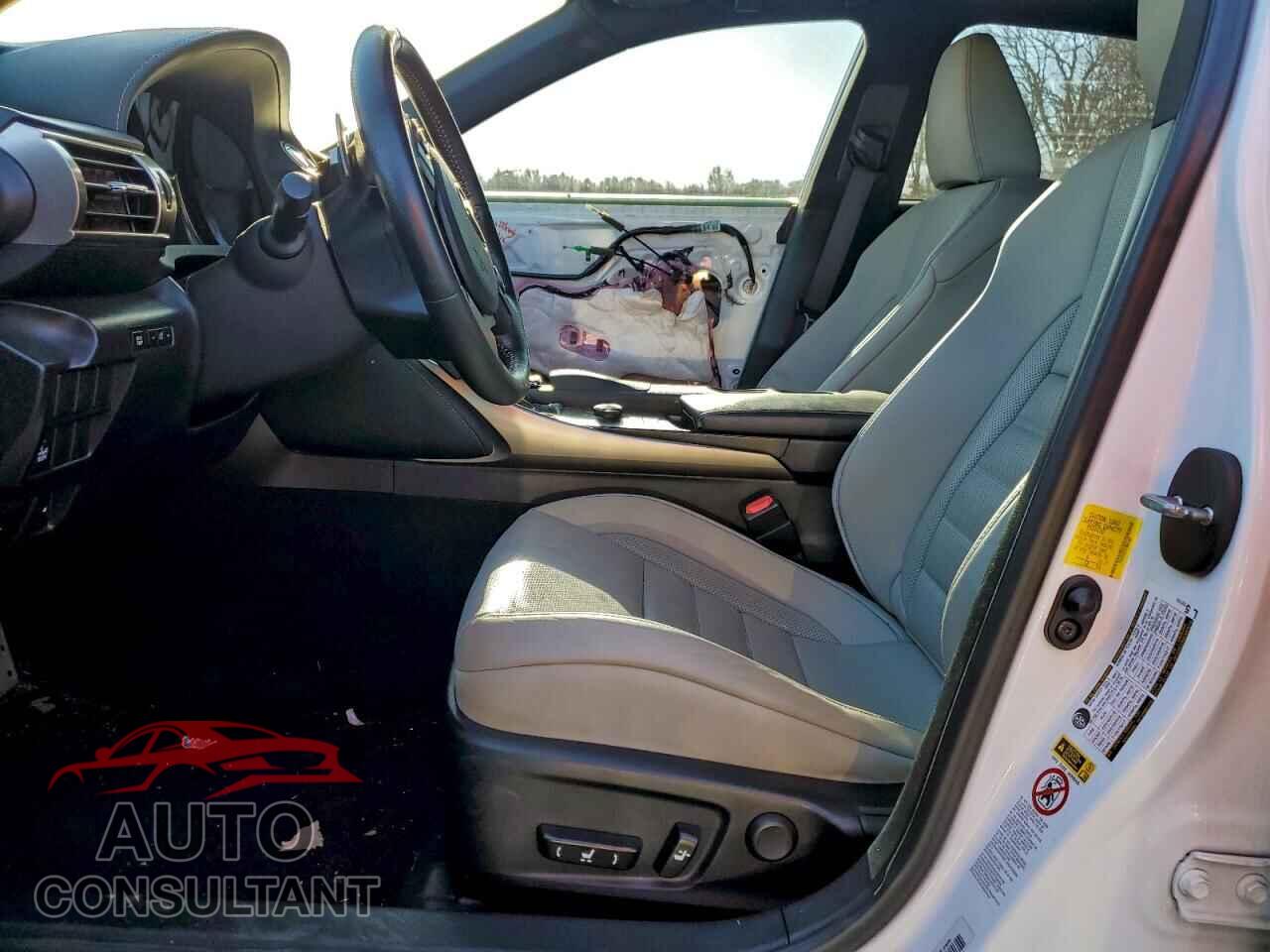 LEXUS IS 2015 - JTHCE1D27F5007246