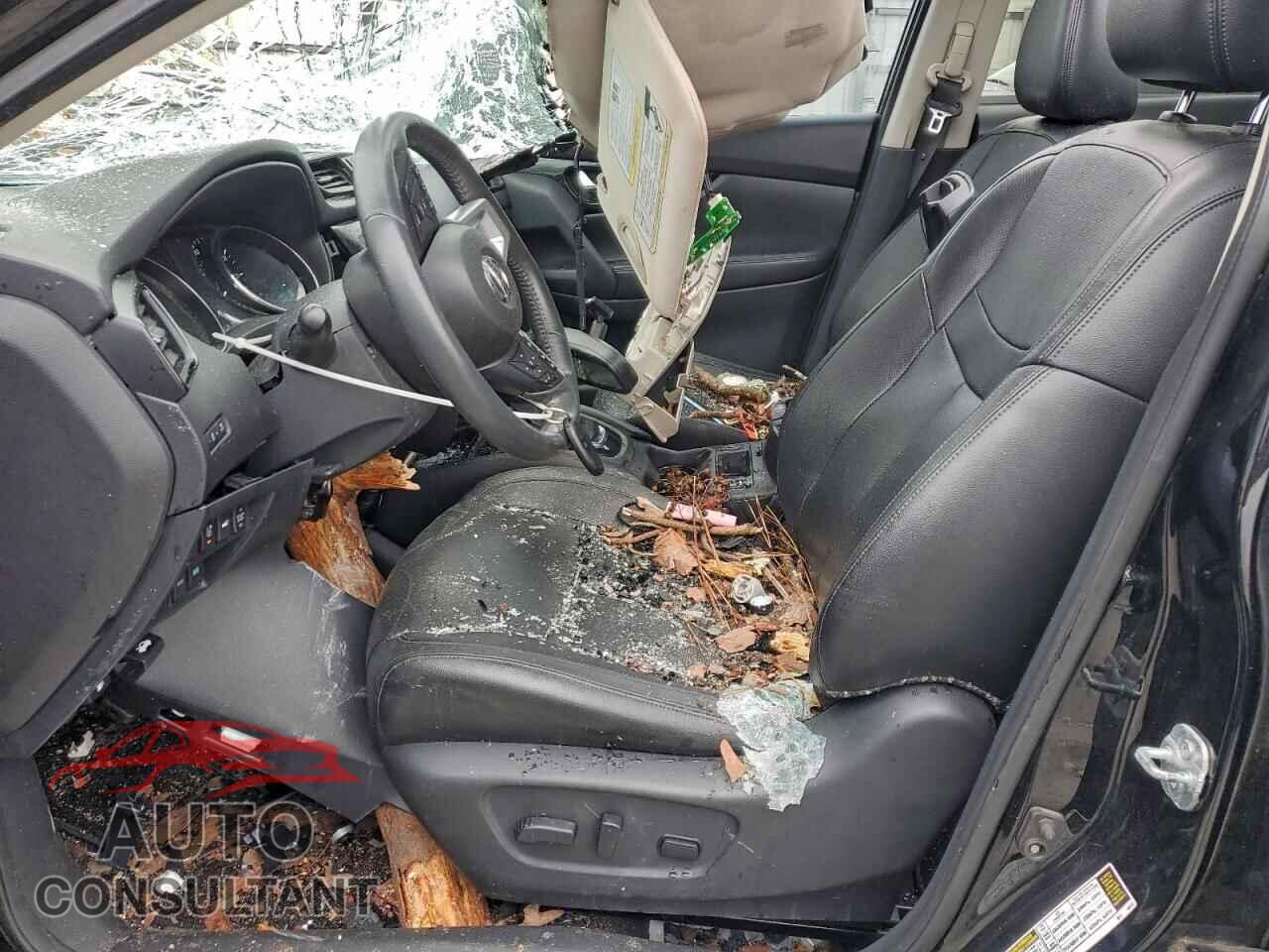 NISSAN ROGUE 2017 - 5N1AT2MT1HC772458