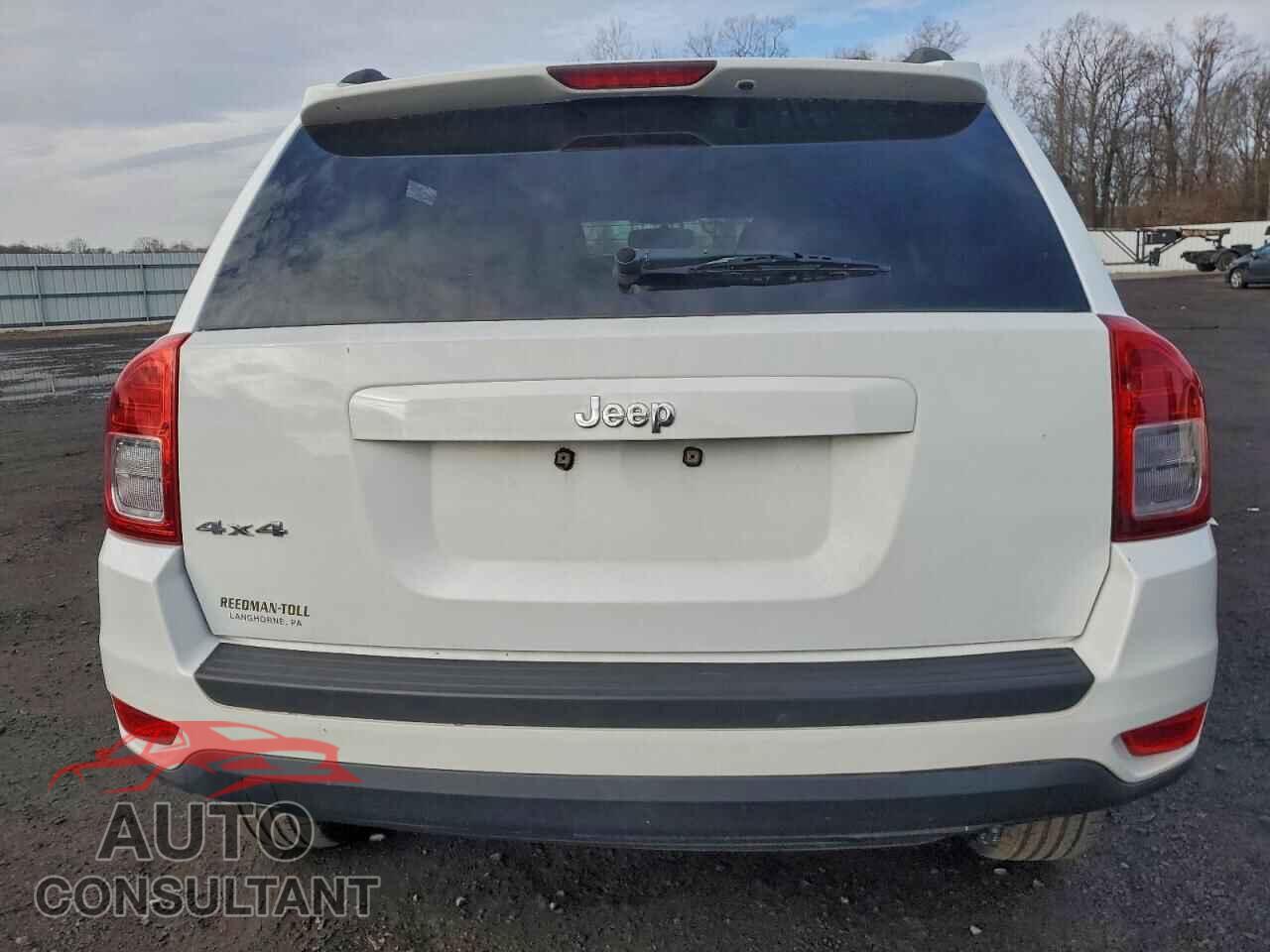 JEEP COMPASS 2011 - 1J4NF1FB5BD280023