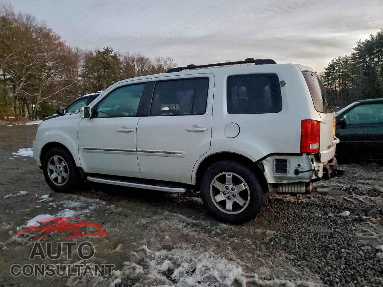 HONDA PILOT 2011 - 5FNYF4H9XBB101935