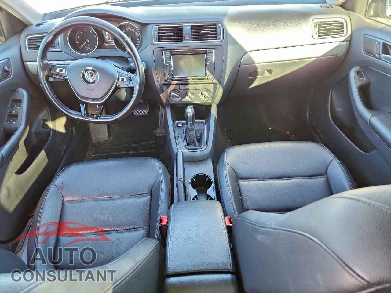 VOLKSWAGEN JETTA 2017 - 3VWDB7AJ0HM201592