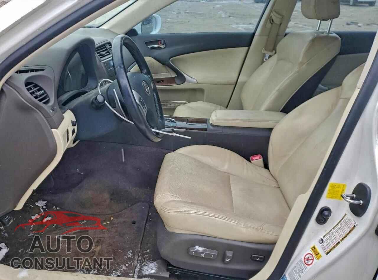 LEXUS IS 2012 - JTHCF5C28C5055839