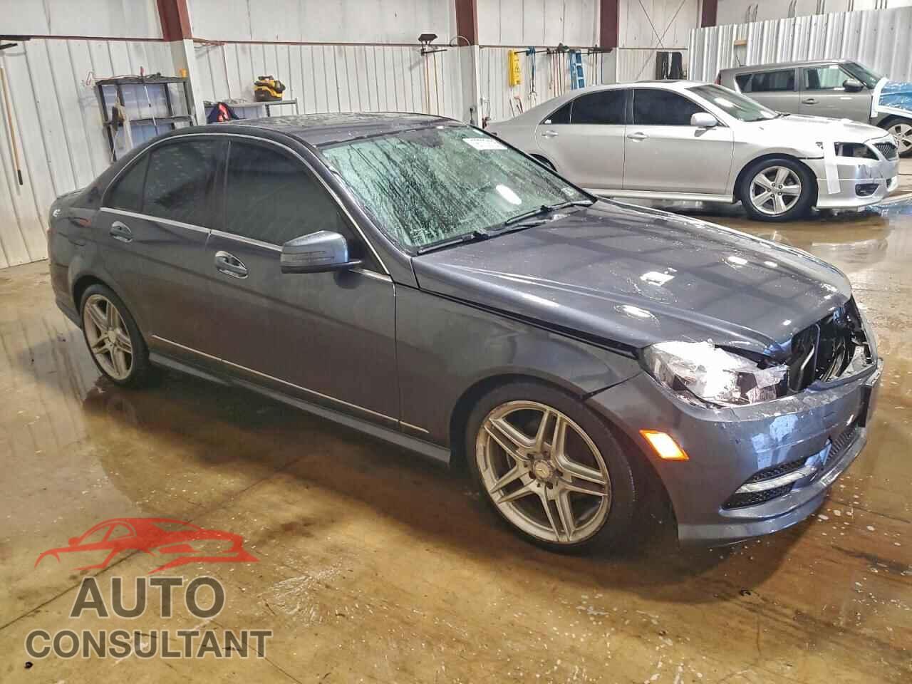 MERCEDES-BENZ C-CLASS 2011 - WDDGF8BB9BR145715