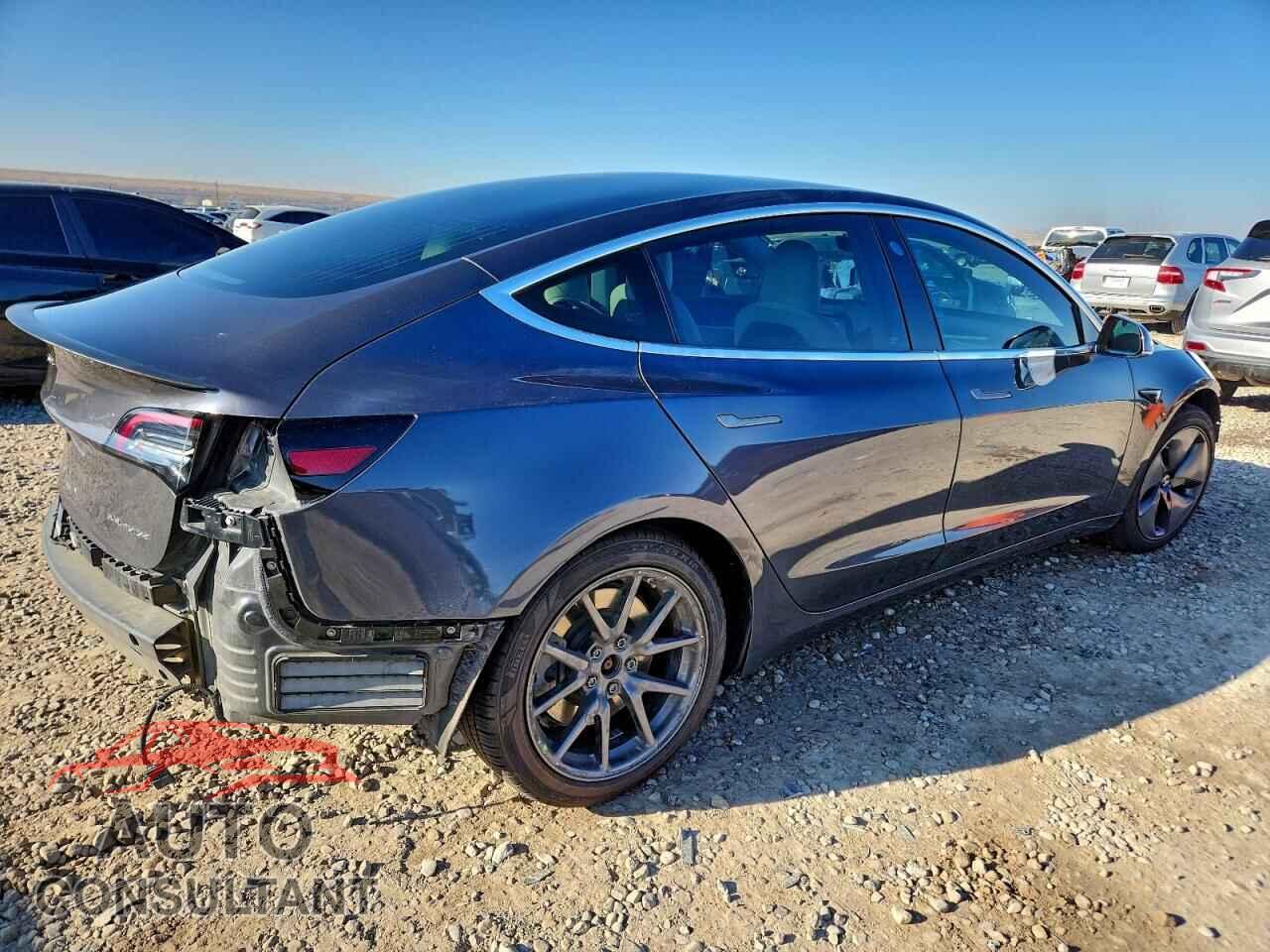 TESLA MODEL 3 2018 - 5YJ3E1EB6JF085718