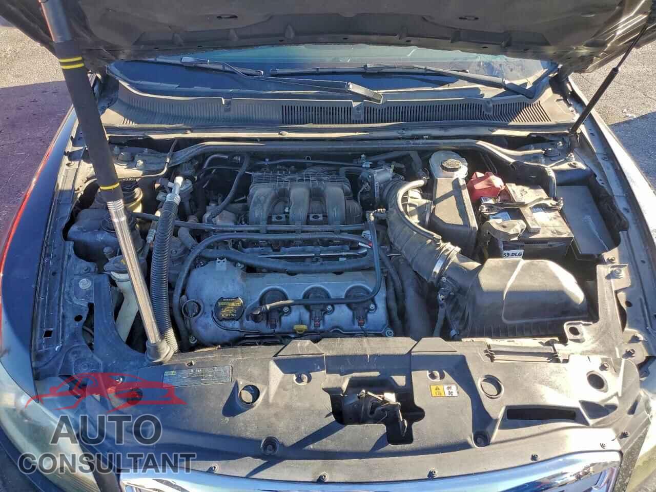 FORD TAURUS 2010 - 1FAHP2DW8AG135816