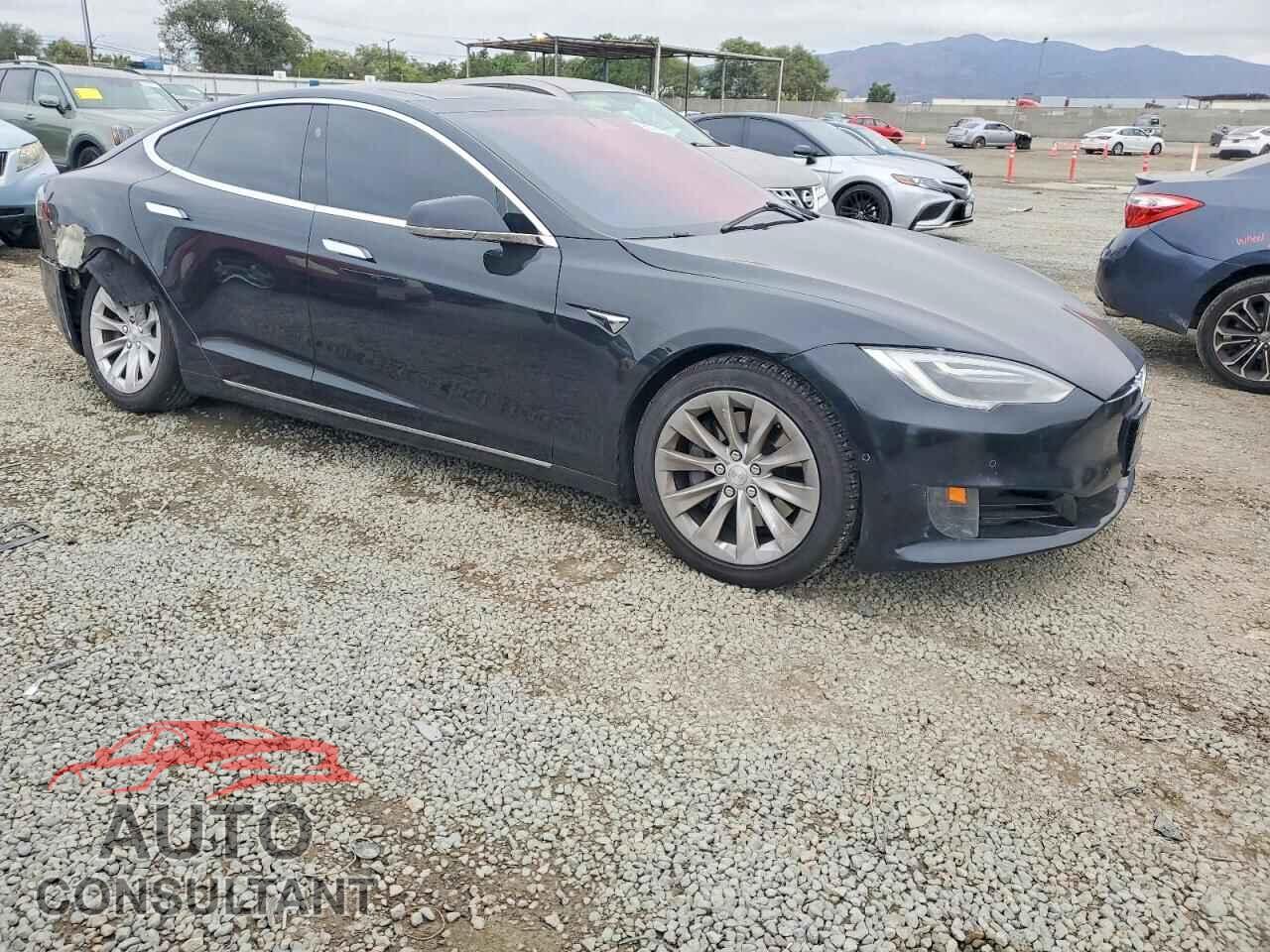 TESLA MODEL S 2017 - 5YJSA1E10HF195785