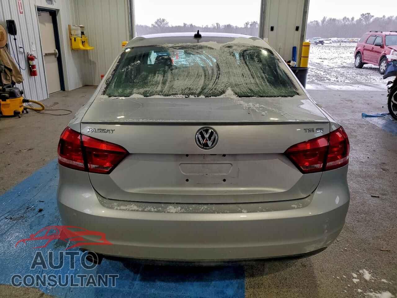 VOLKSWAGEN PASSAT 2014 - 1VWBT7A38EC106989