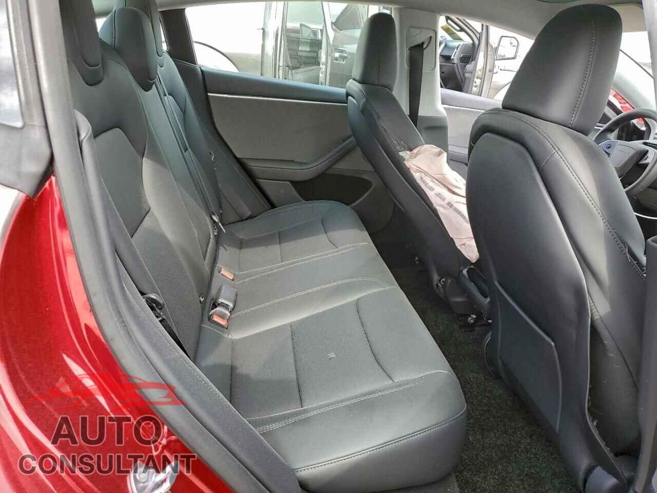 TESLA MODEL 3 2024 - 5YJ3E1EA4RF869477