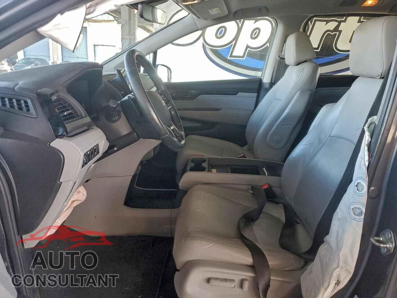 HONDA ODYSSEY 2018 - 5FNRL6H92JB061700