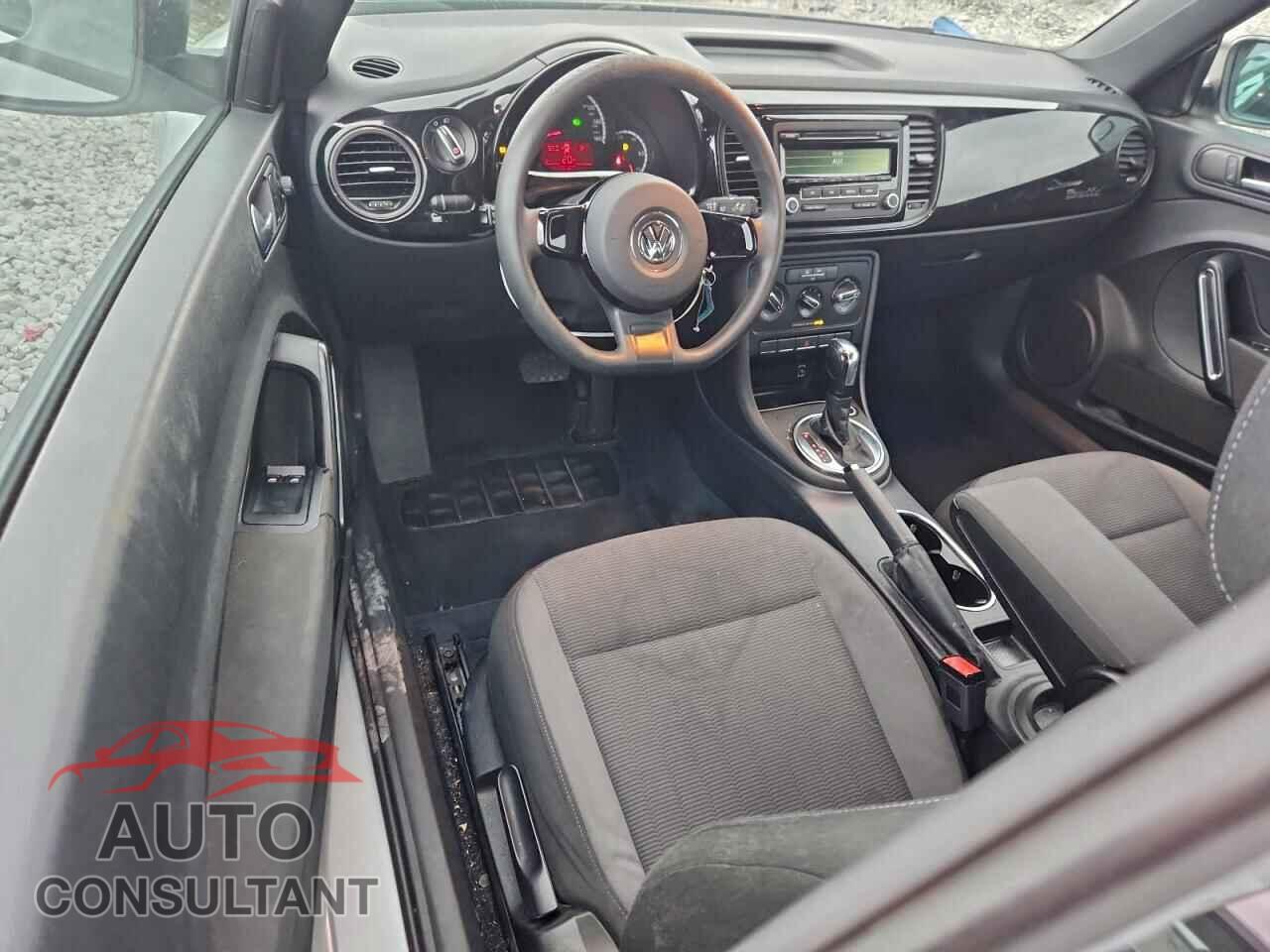 VOLKSWAGEN BEETLE 2014 - 3VWFP7AT3EM606479