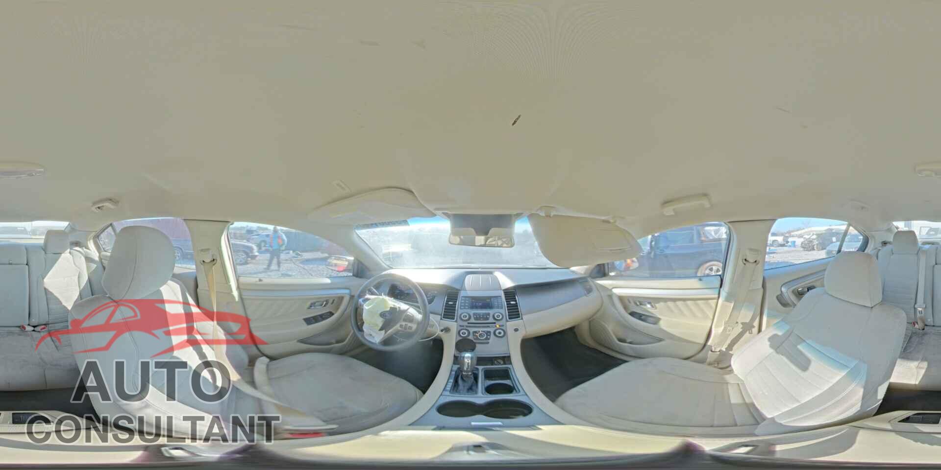 FORD TAURUS 2018 - 1FAHP2D8XJG105413