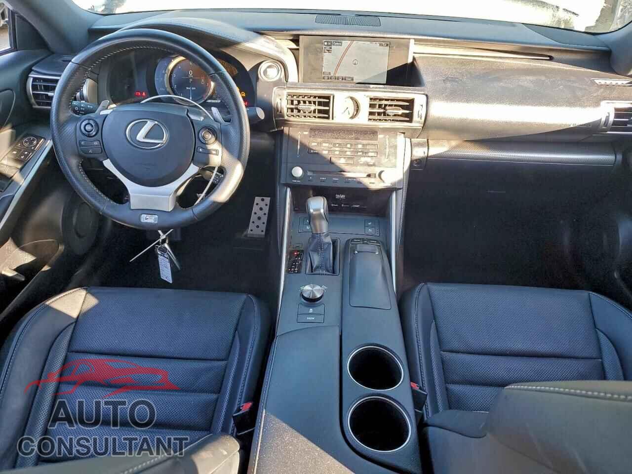 LEXUS IS 2015 - JTHBE1D28F5020177