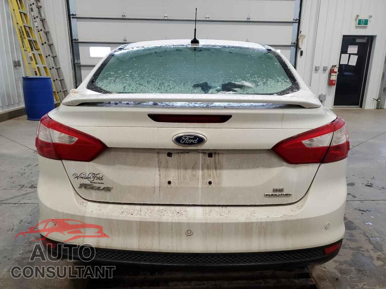 FORD FOCUS 2014 - 1FADP3F24EL385257