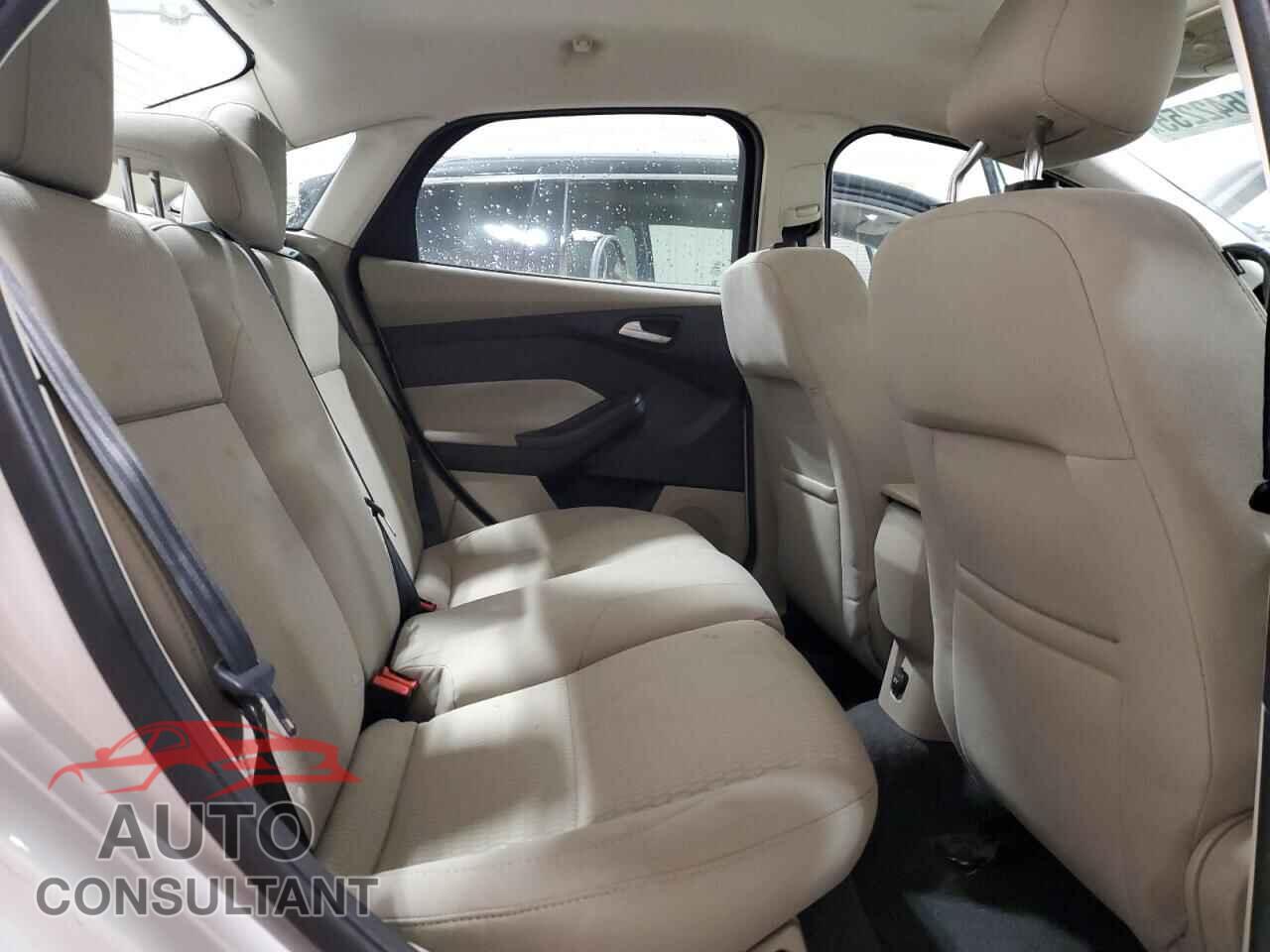 FORD FOCUS 2012 - 1FAHP3H23CL164602