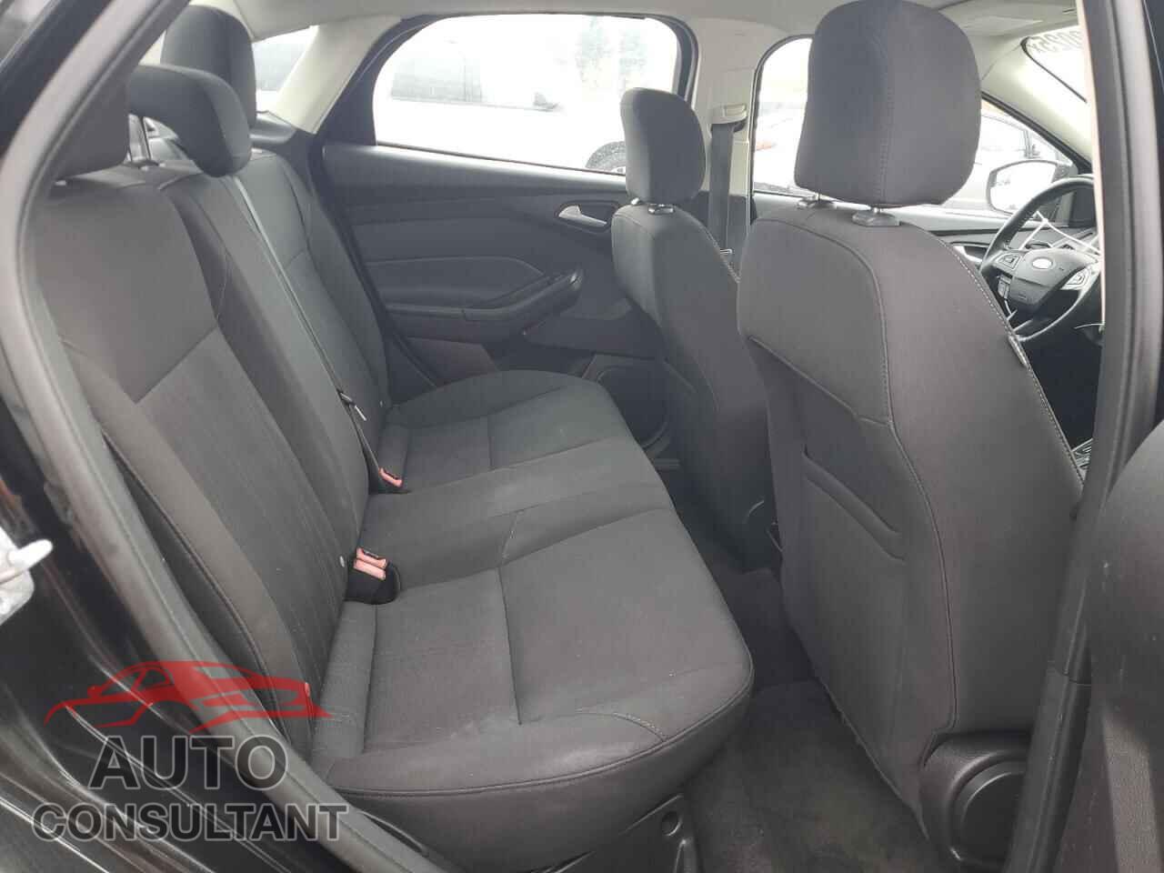 FORD FOCUS 2015 - 1FADP3F23FL249140
