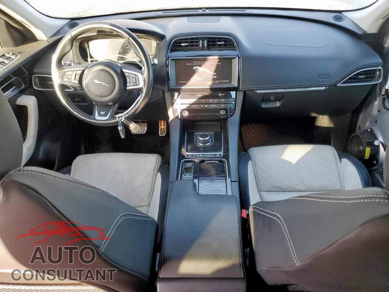 JAGUAR F-PACE 2018 - SADCL2FX7JA277944