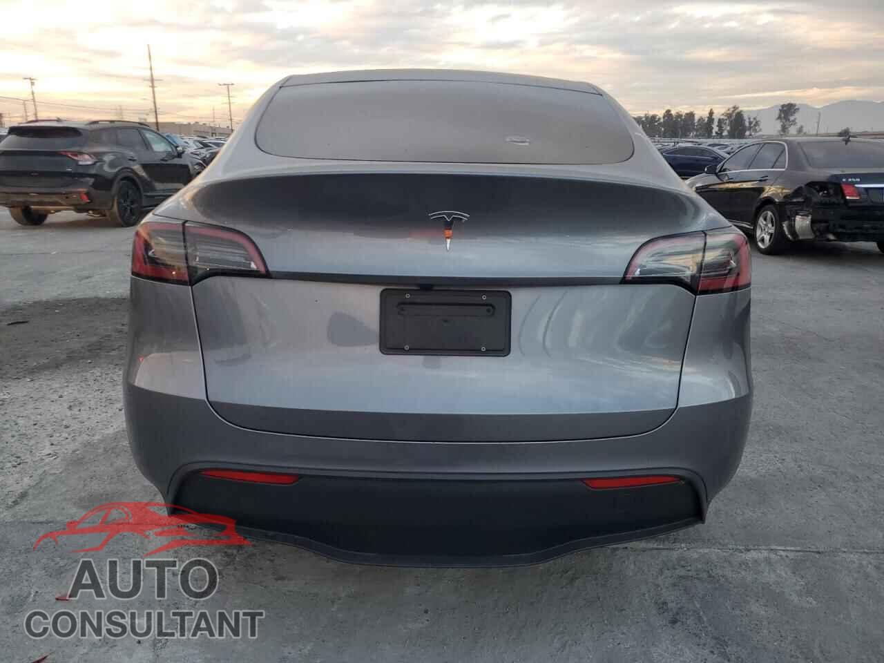 TESLA MODEL Y 2024 - 7SAYGDED7RF201235