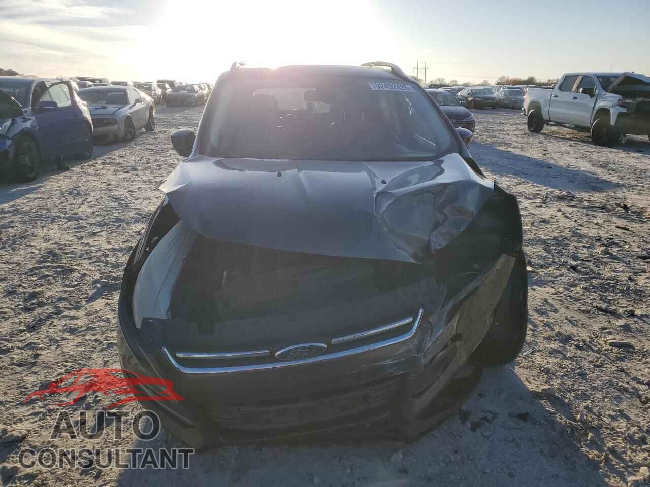 FORD ESCAPE 2015 - 1FMCU0J95FUB87635