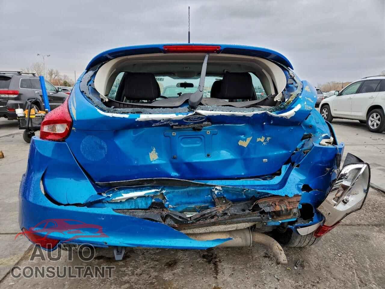 FORD FOCUS 2015 - 1FADP3K27FL250197