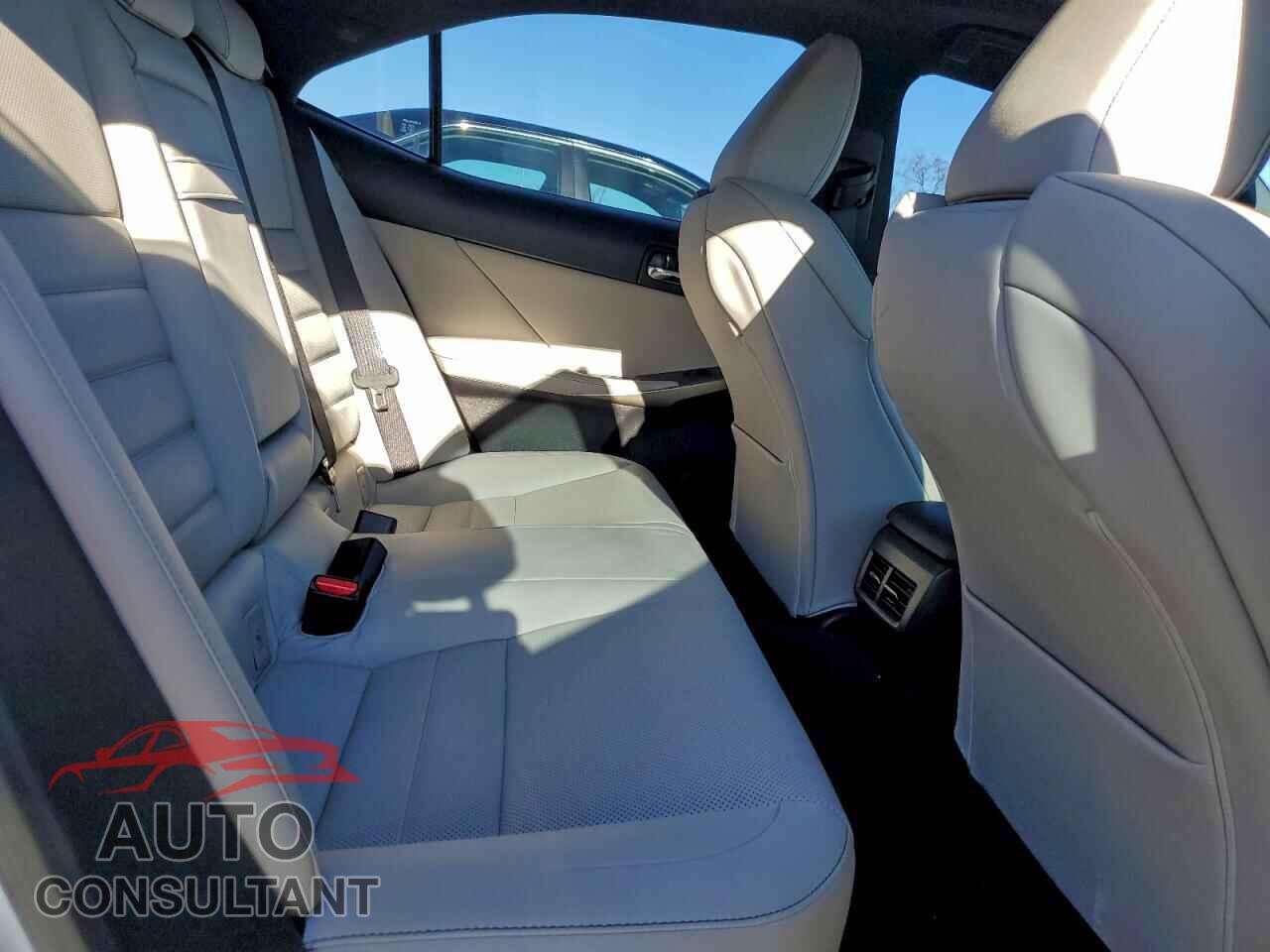 LEXUS IS 2015 - JTHCE1D27F5007246