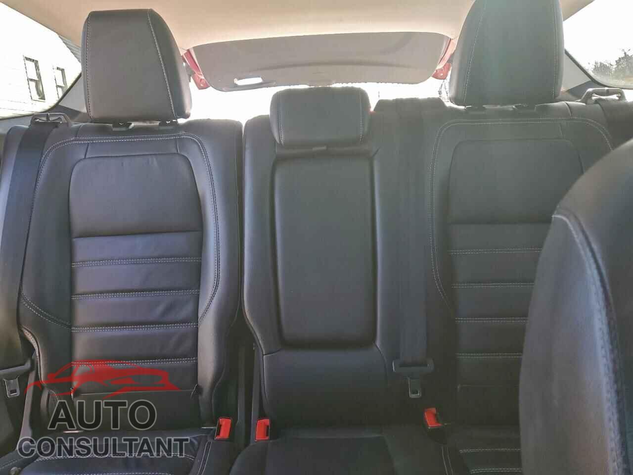 FORD ESCAPE 2017 - 1FMCU9JD2HUE86933