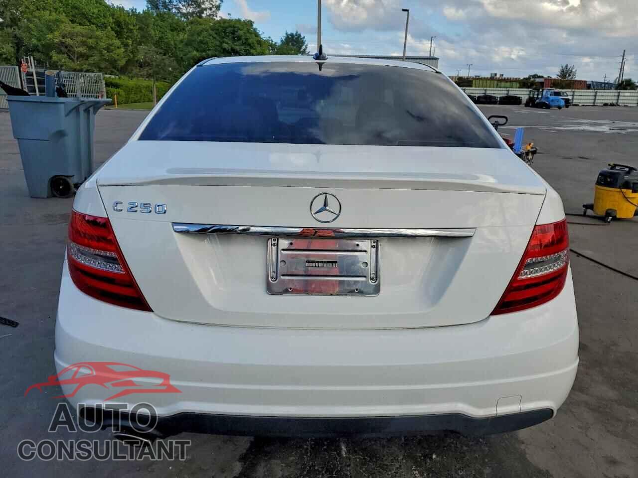 MERCEDES-BENZ C-CLASS 2014 - WDDGF4HB5EA961002