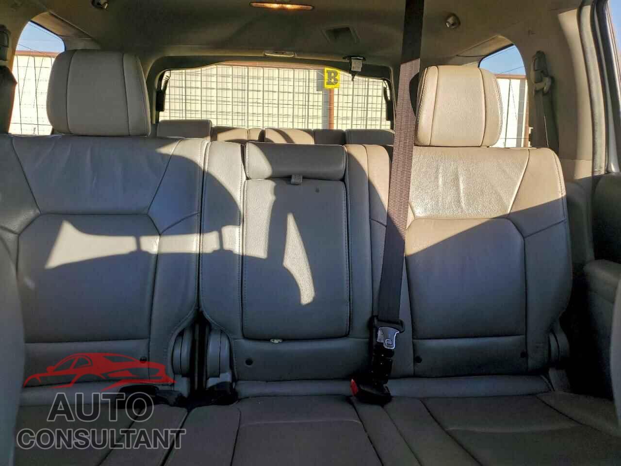 HONDA PILOT 2013 - 5FNYF3H79DB008660