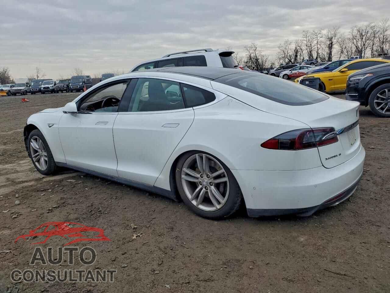 TESLA MODEL S 2015 - 5YJSA1S1XFF080127