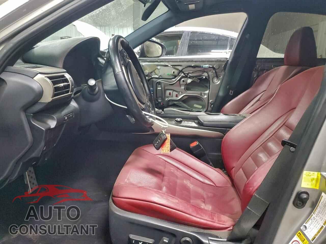 LEXUS IS 2016 - JTHCE1D2XG5011180