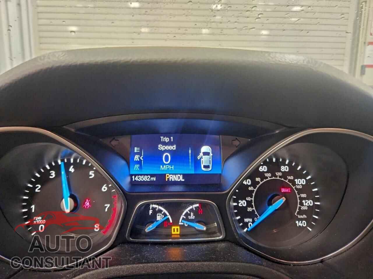 FORD FOCUS 2015 - 1FADP3E20FL367888