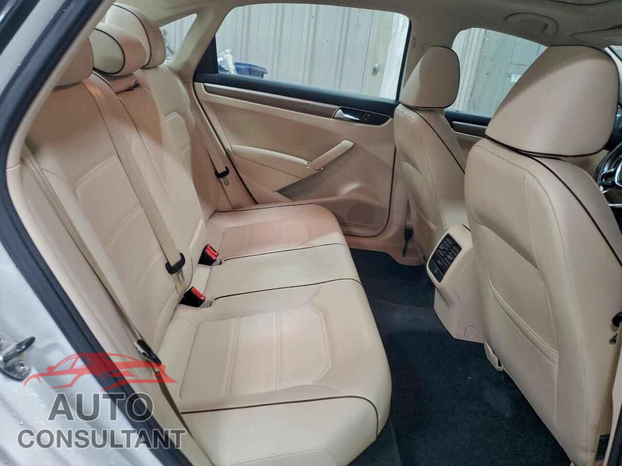 VOLKSWAGEN PASSAT 2017 - 1VWBT7A34HC036167