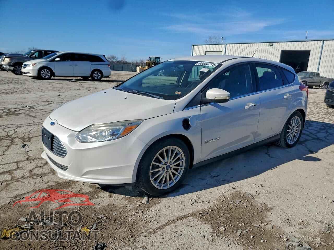 FORD FOCUS 2013 - 1FADP3R40DL251910