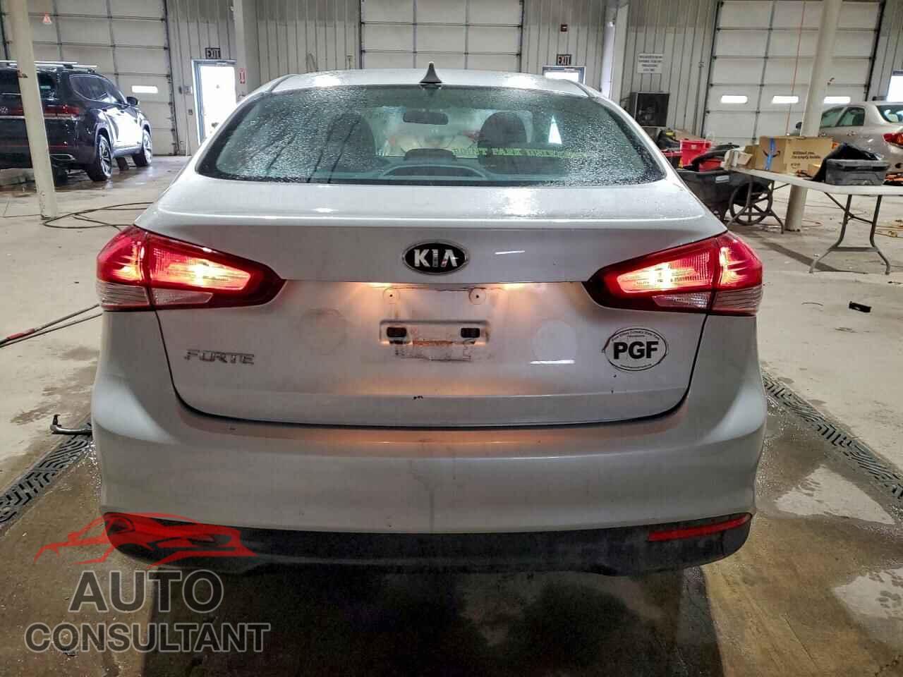 KIA FORTE 2017 - 3KPFK4A72HE032961