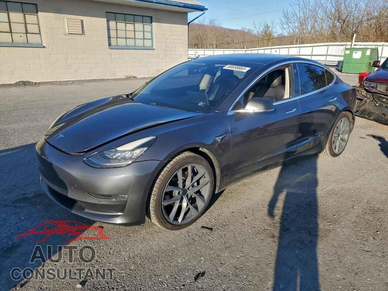 TESLA MODEL 3 2018 - 5YJ3E1EA5JF024108