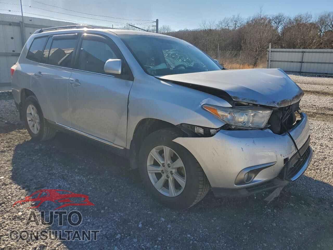 TOYOTA HIGHLANDER 2013 - 5TDBK3EH8DS243416