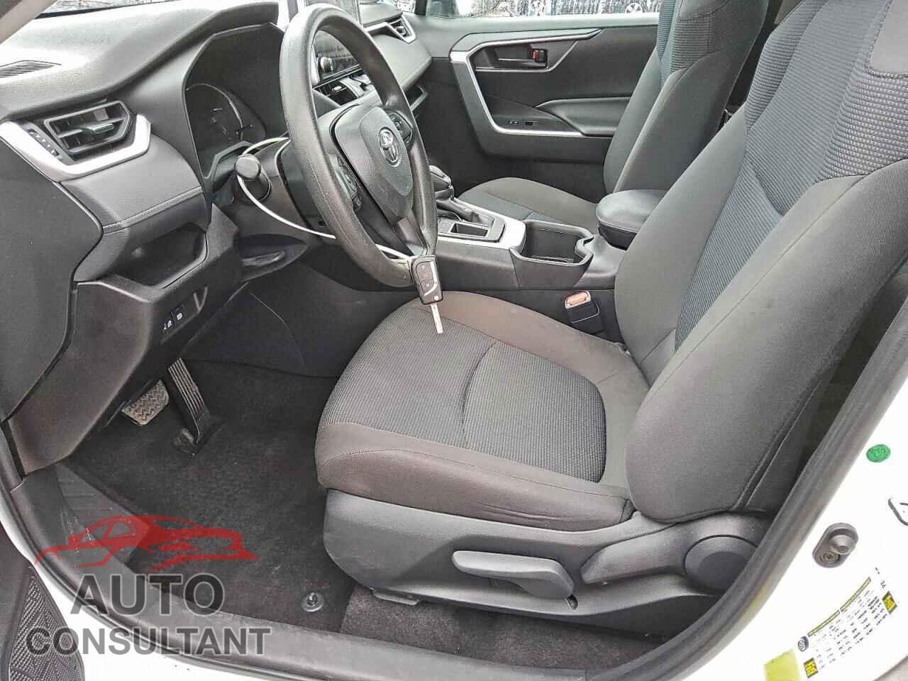 TOYOTA RAV4 2023 - 2T3H1RFV7PC237521