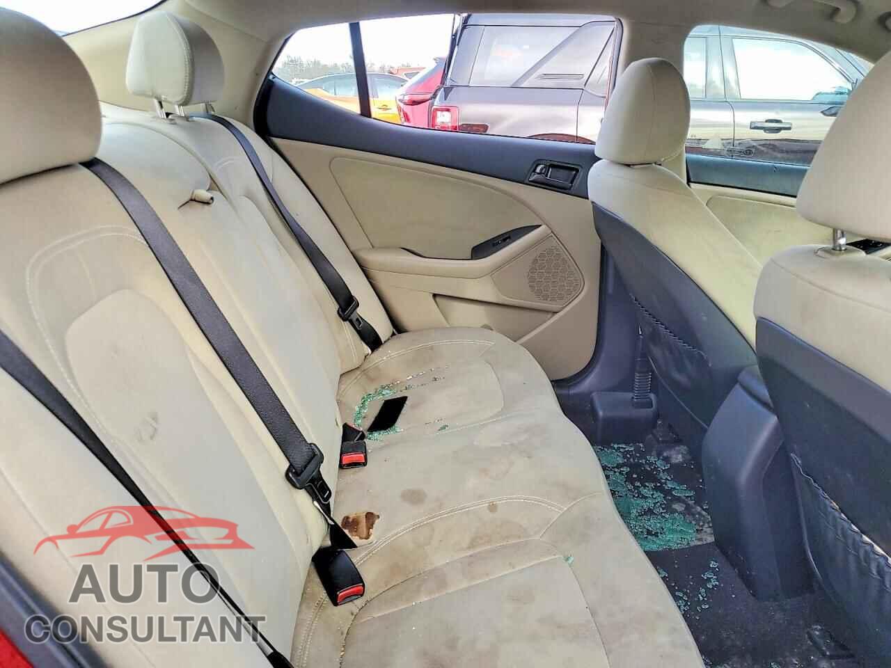 KIA OPTIMA 2011 - KNAGM4A78B5121268