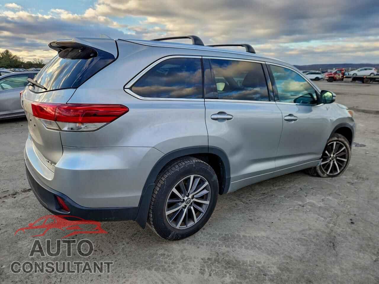 TOYOTA HIGHLANDER 2017 - 5TDJZRFH6HS395158
