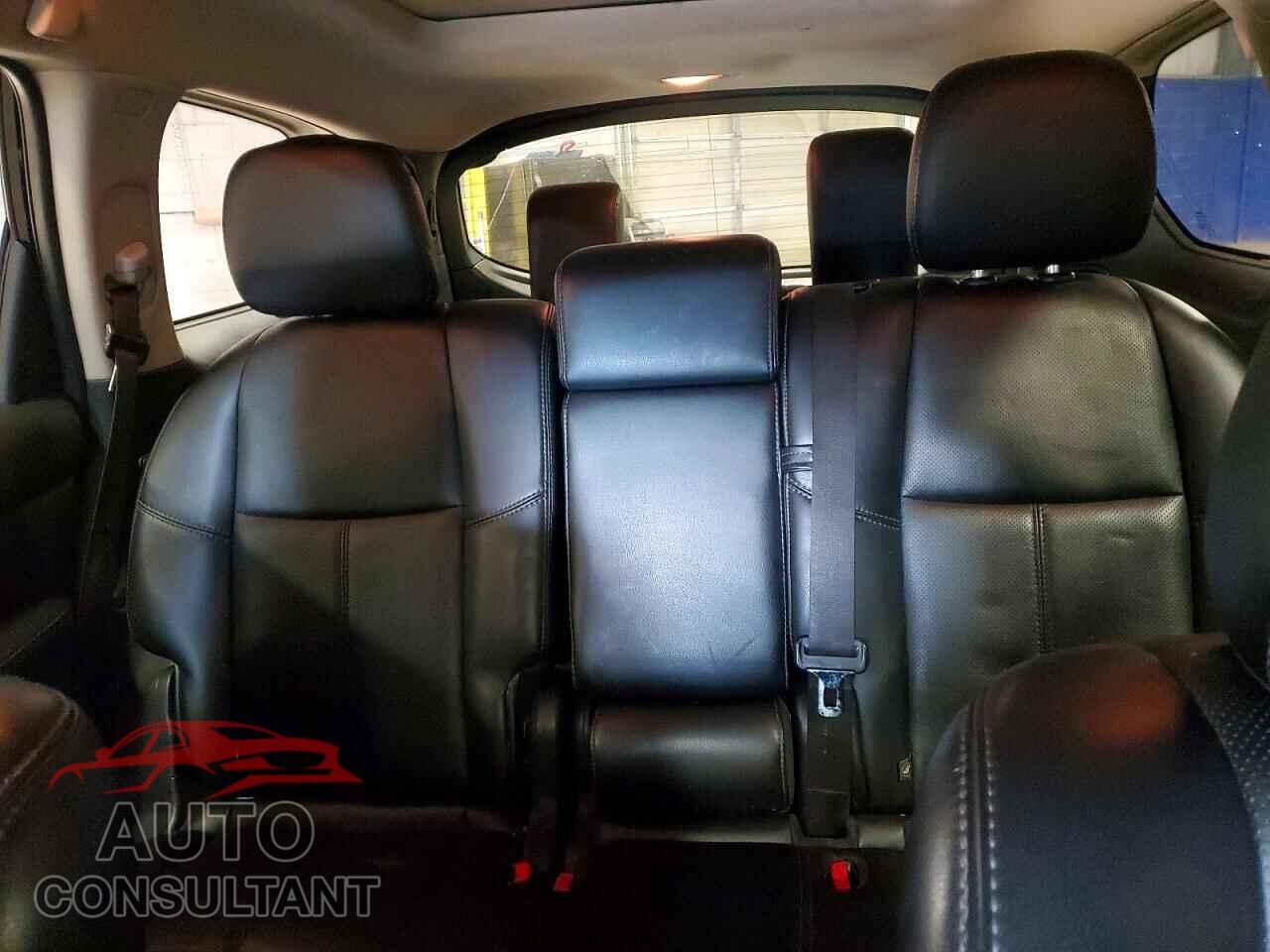 NISSAN PATHFINDER 2015 - 5N1AR2MMXFC712845