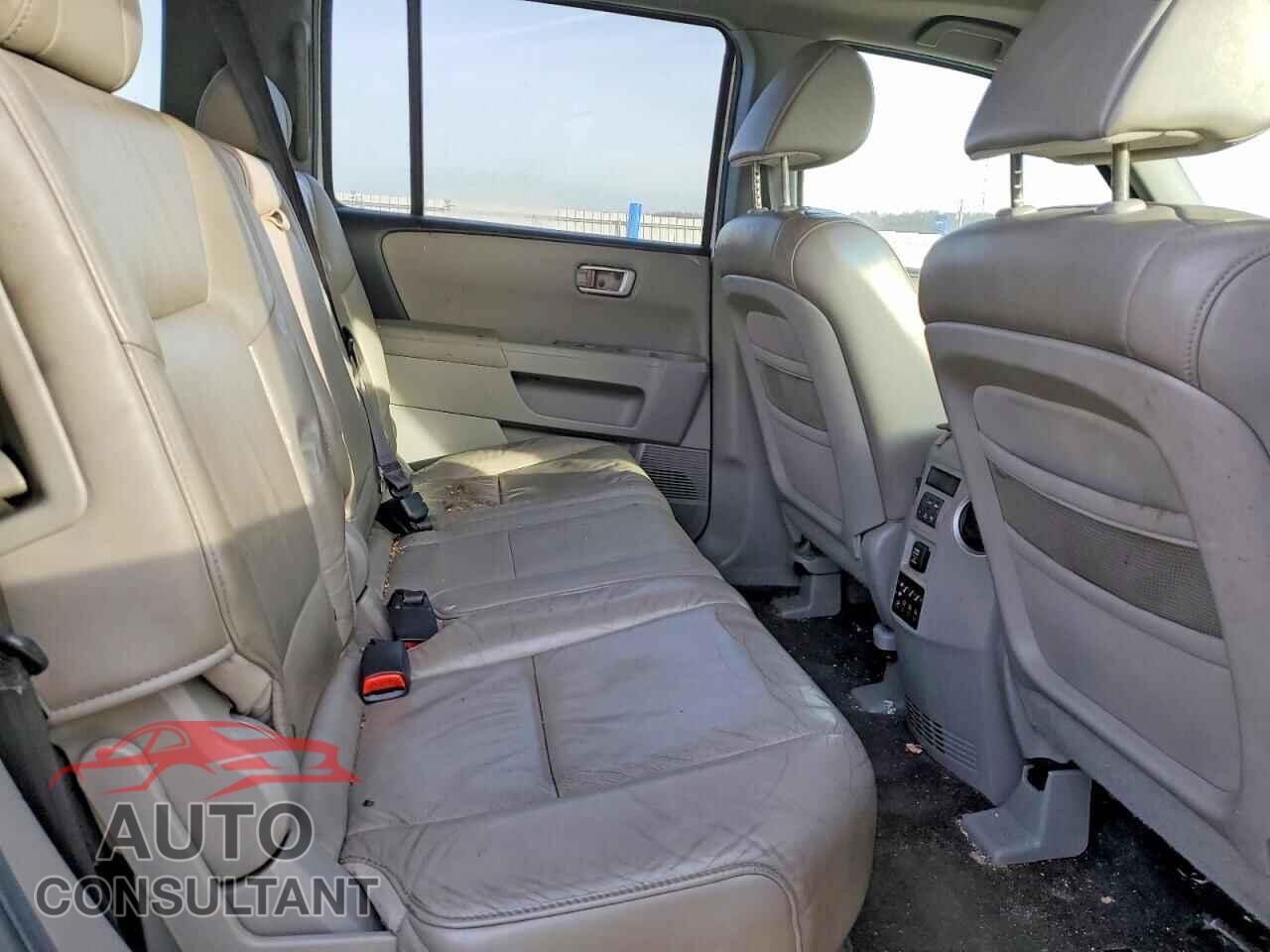 HONDA PILOT 2011 - 5FNYF4H60BB096718