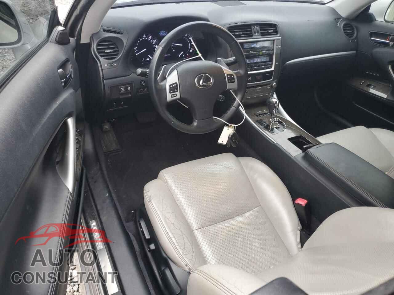 LEXUS IS 2012 - JTHFF2C27C2524769