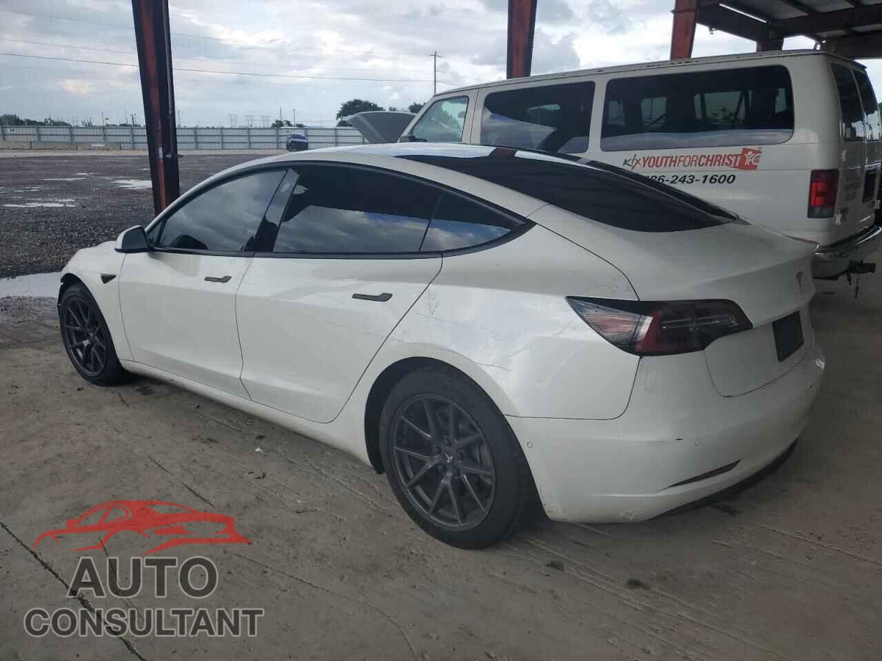 TESLA MODEL 3 2021 - 5YJ3E1EA8MF098417