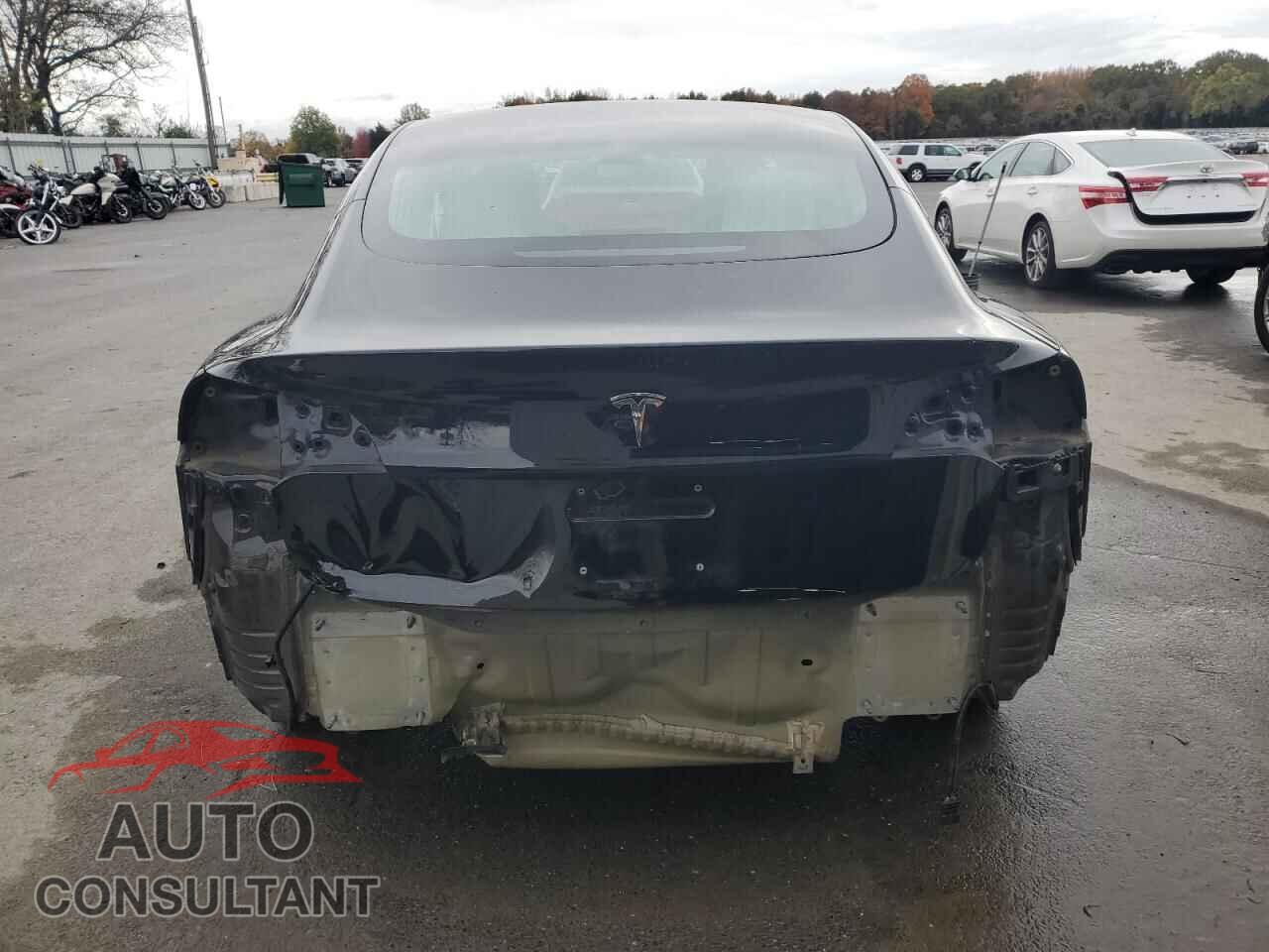 TESLA MODEL 3 2018 - 5YJ3E1EA4JF155191